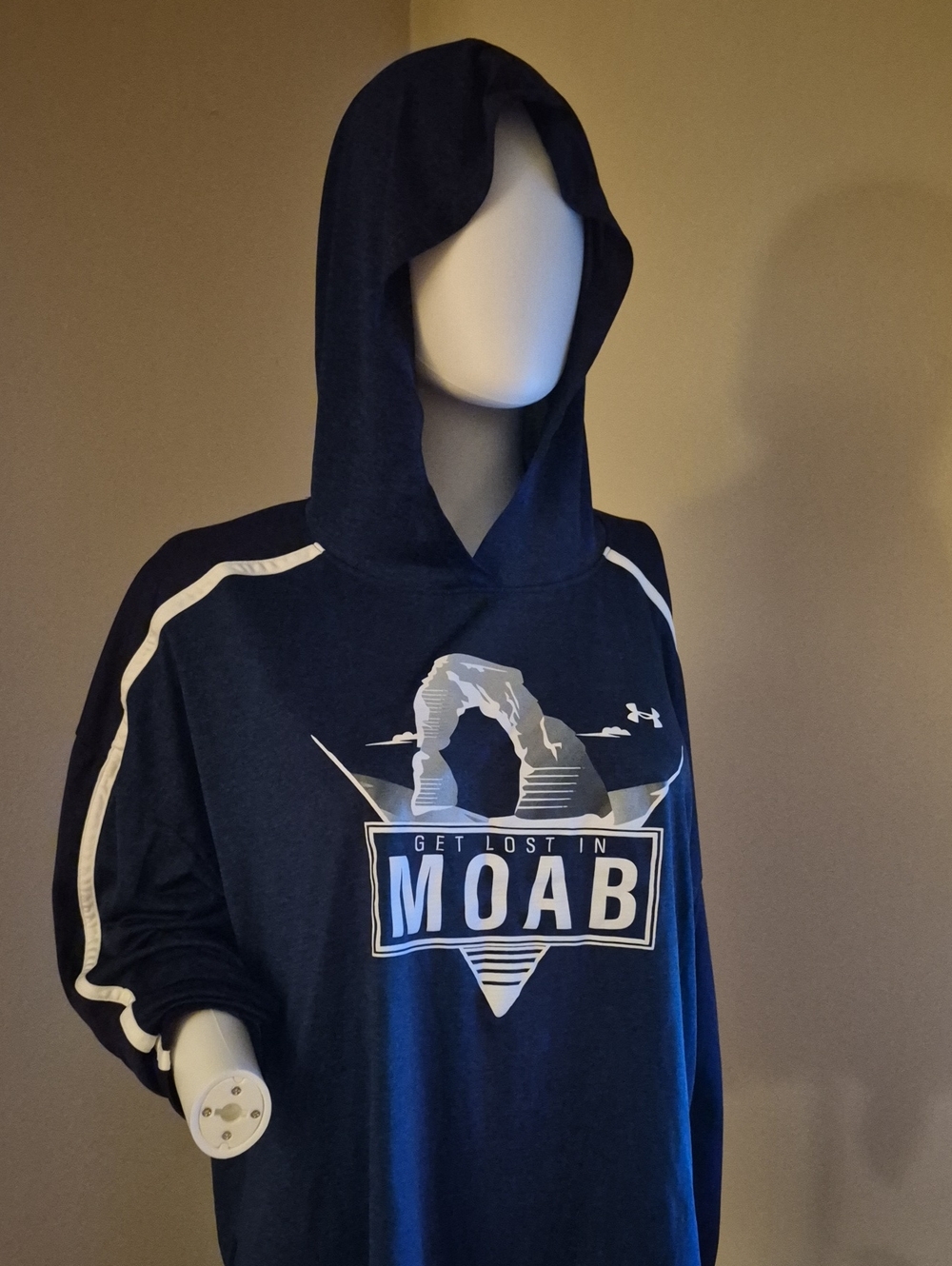 Under Armour Womans Navy Hooded in MOAB' Graphic Xl Longsleeve